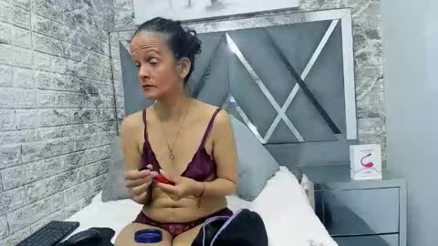 yanetrose online show from 01-18-26, 03:54