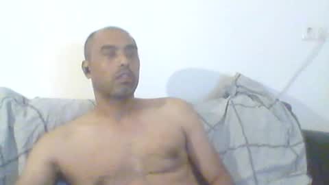 Snapshot of yanoblack369 chatting on 06-18-26, 05:06 yanoblack369 online show from 06-18-26, 05:06