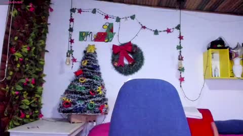 Snapshot of yasmin_goldenst chatting on 12-30-24, 07:11 Yasemin online show from 12-30-24, 07:11