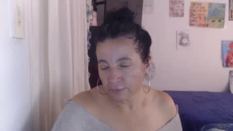 Snapshot of yasmin_love85 chatting on 04-28-26, 03:17 yasmin_love85 online show from 04-28-26, 03:17