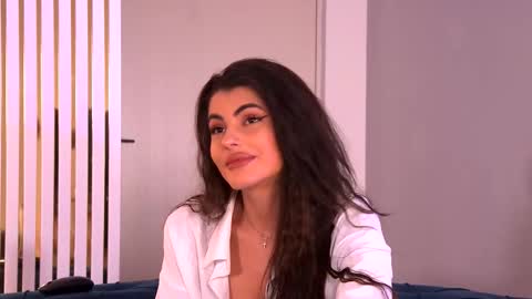 Yasmina  online show from 11-14-25, 04:11