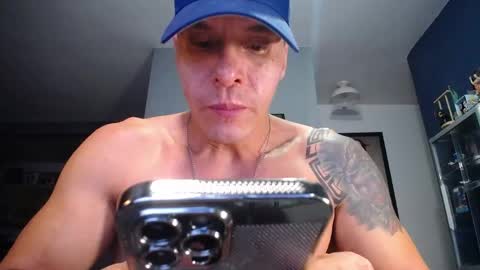Snapshot of yatho_ chatting on 03-25-26, 01:44 yahto online show from 03-25-26, 01:44