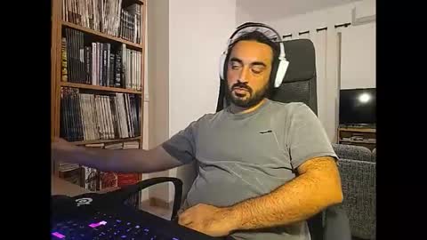 Snapshot of yeeaahoo chatting on 09-08-25, 06:18 yeeaahoo online show from 09-08-25, 06:18