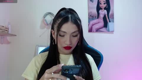 Snapshot of yeibles_hana2 chatting on 12-04-24, 12:08 yeibles_hana2 online show from 12-04-24, 12:08