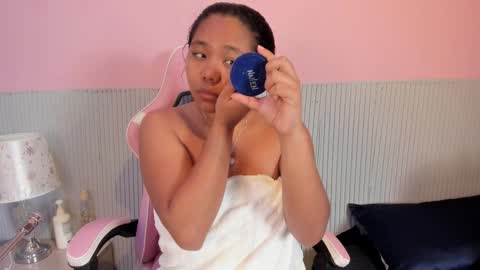 yeika_foxy online show from 11-19-25, 11:21