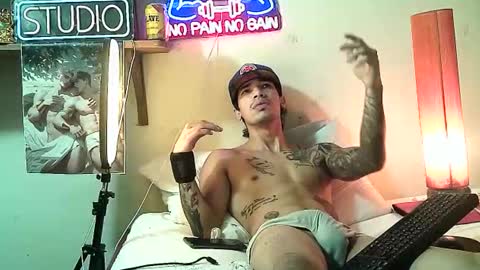 yeisoncastellanos1999 online show from 02-06-26, 04:21