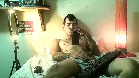 yeisoncastellanos1999 online show from 06-23-26, 05:33