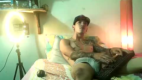 yeisoncastellanos1999 online show from 07-08-26, 03:05
