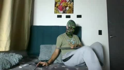 Snapshot of yeisongomezz chatting on 09-15-25, 05:07 yeisongomezz online show from 09-15-25, 05:07