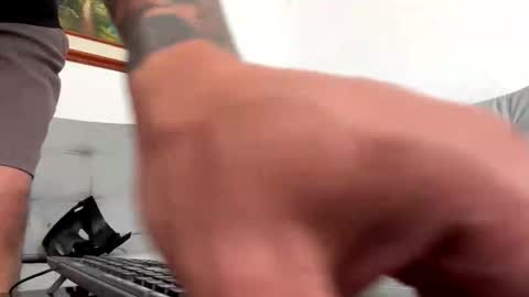 yeisongomezz online show from 04-19-26, 07:16