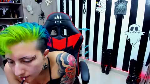 Snapshot of yelena_bondaje chatting on 12-10-24, 09:33 Yelena online show from 12-10-24, 09:33