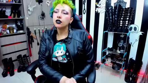 Snapshot of yelena_bondaje chatting on 12-20-24, 11:58 Yelena online show from 12-20-24, 11:58