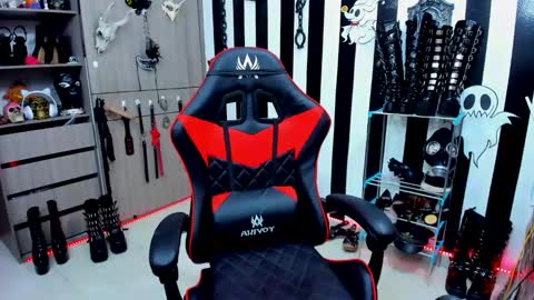 Snapshot of yelena_bondaje chatting on 12-28-24, 12:57 Yelena online show from 12-28-24, 12:57