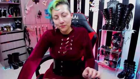 Snapshot of yelena_bondaje chatting on 02-11-25, 08:52 Yelena online show from 02-11-25, 08:52