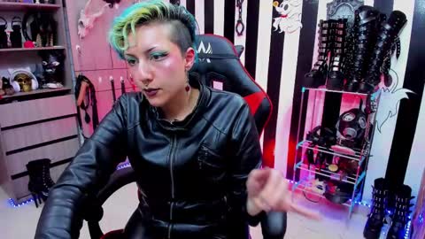 Snapshot of yelena_bondaje chatting on 02-19-25, 09:36 Yelena online show from 02-19-25, 09:36