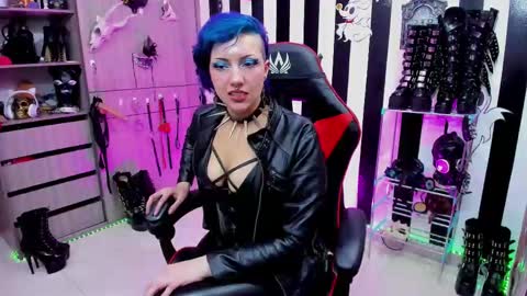 Snapshot of yelena_bondaje chatting on 03-10-25, 09:51 Yelena online show from 03-10-25, 09:51