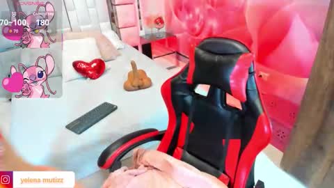 yelena  online show from 02-02-26, 01:32