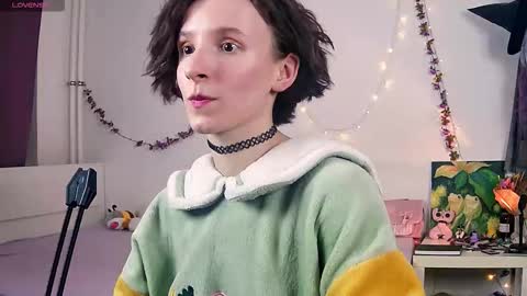 Liya online show from 09-30-25, 05:40