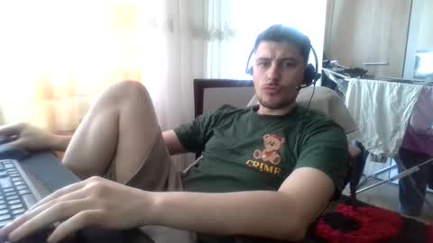 Snapshot of yellowsubmarinex2 chatting on 06-10-26, 12:48 yellowsubmarinex2 online show from 06-10-26, 12:48