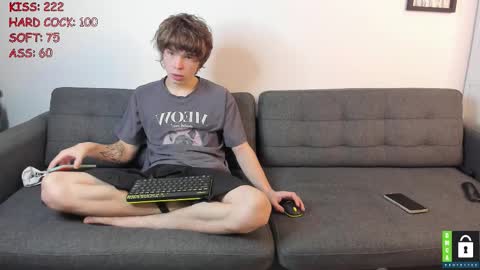 Snapshot of yen2025 chatting on 10-06-25, 02:03 Yen online show from 10-06-25, 02:03