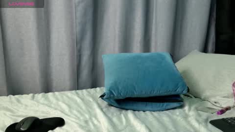 Snapshot of yenn_claros chatting on 10-25-25, 08:25 Yenni online show from 10-25-25, 08:25