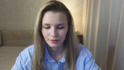 Snapshot of yennaone chatting on 05-21-26, 05:42 Yenna online show from 05-21-26, 05:42