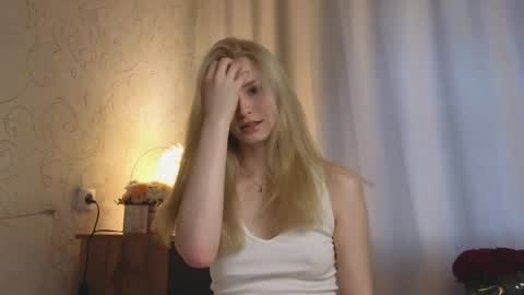 Snapshot of yennaone chatting on 05-26-26, 03:30 Yenna online show from 05-26-26, 03:30
