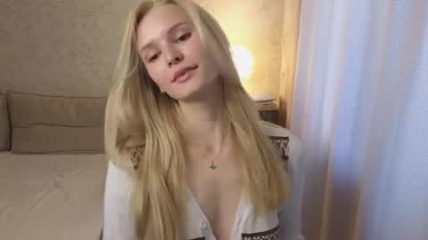 Snapshot of yennaone chatting on 05-30-26, 03:31 Yenna online show from 05-30-26, 03:31