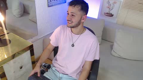 Snapshot of yerito_ chatting on 01-13-25, 08:04 Yero online show from 01-13-25, 08:04