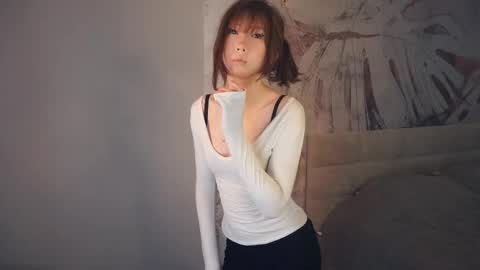 Snapshot of yerquinney chatting on 04-27-26, 12:14 Rin online show from 04-27-26, 12:14
