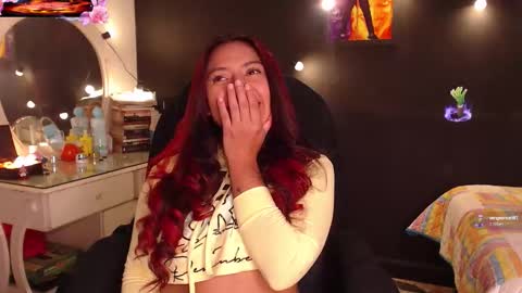 Snapshot of yes2802 chatting on 10-11-25, 02:04 Yesi online show from 10-11-25, 02:04