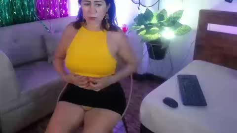 Snapshot of yeseniaa25_ chatting on 10-15-25, 06:08 Yeseniaa25  online show from 10-15-25, 06:08