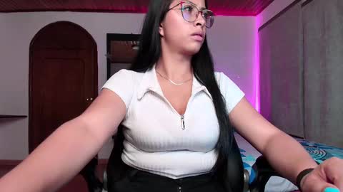 Snapshot of yesie_hot2 chatting on 02-24-25, 12:30 yesie_hot2 online show from 02-24-25, 12:30