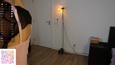 Kiki online show from 11-23-25, 04:07