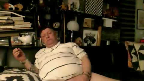 yessex247 online show from 04-18-26, 02:04