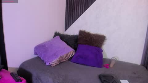 Yessicsa  online show from 06-24-26, 02:27