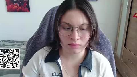 yessica_gomez01 online show from 04-19-26, 09:17