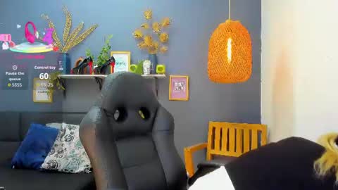 Snapshot of yessika_parker chatting on 06-11-26, 08:56 yessika_parker online show from 06-11-26, 08:56