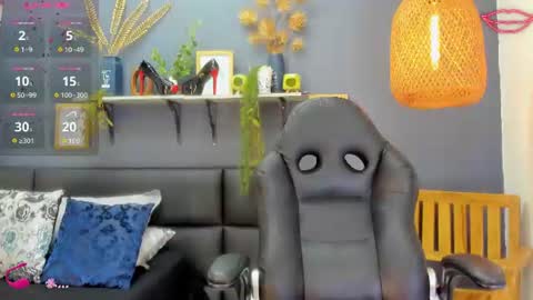 Snapshot of yessika_parker chatting on 07-17-26, 08:43 yessika_parker online show from 07-17-26, 08:43