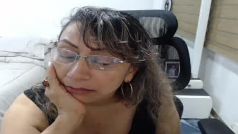 Snapshot of yessilatin chatting on 07-01-26, 12:56 jessy online show from 07-01-26, 12:56