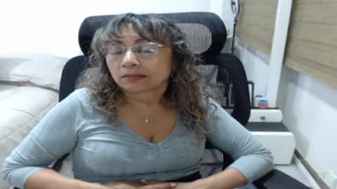 Snapshot of yessilatin chatting on 07-04-26, 12:39 jessy online show from 07-04-26, 12:39