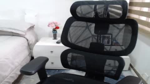 Snapshot of yessilatin chatting on 07-04-26, 01:06 jessy online show from 07-04-26, 01:06