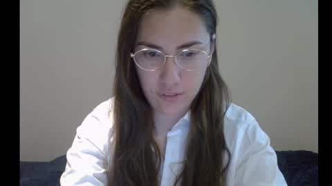 Kira online show from 09-10-25, 01:44