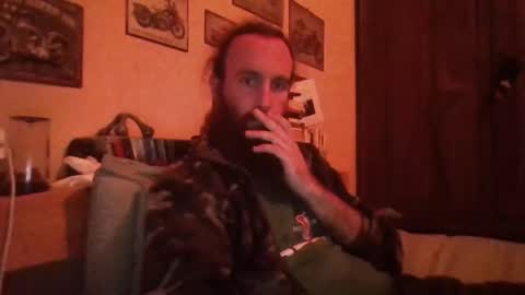 yeti_92 online show from 11-18-25, 05:39