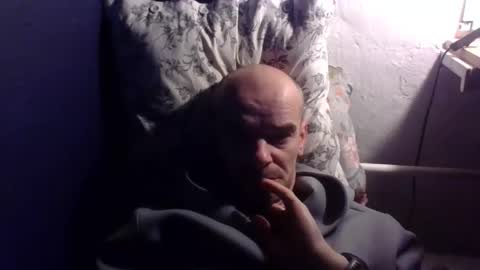 Snapshot of yewloo chatting on 10-27-25, 03:49 yewloo online show from 10-27-25, 03:49