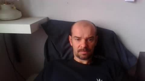 Snapshot of yewloo chatting on 12-22-25, 10:01 yewloo online show from 12-22-25, 10:01