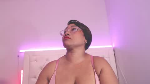 Snapshot of yhazan_brown chatting on 05-19-26, 03:35 yhazan_brown online show from 05-19-26, 03:35