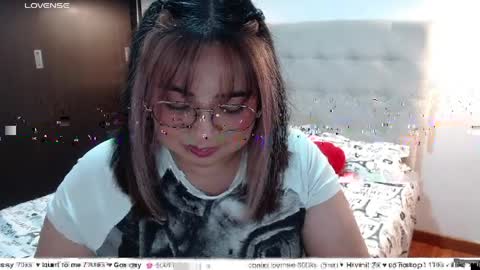 Snapshot of yini_angel07 chatting on 04-07-26, 03:40 hii i am yini online show from 04-07-26, 03:40