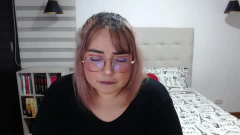 Snapshot of yini_angel07 chatting on 04-08-26, 02:55 hii i am yini online show from 04-08-26, 02:55