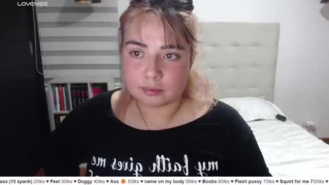 Snapshot of yini_angel07 chatting on 04-15-26, 03:57 hii i am yini online show from 04-15-26, 03:57